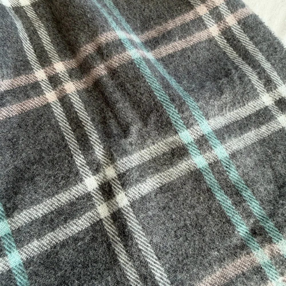 Cejon gray plaid Italian scarf - Picture 7 of 10